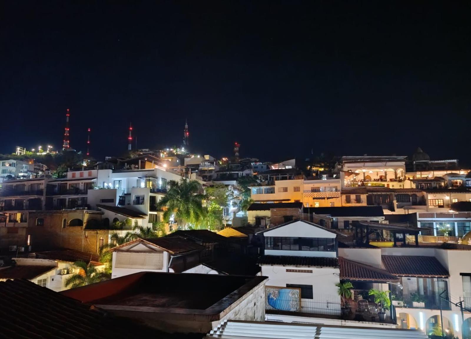 Casa Kraken Hostel Puerto Vallarta Bagian luar foto
